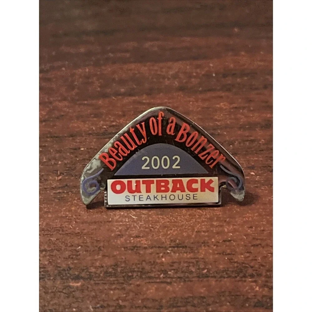 Outback Steakhouse‎ 2002 Beauty Of A Bonzer Boomerang Lapel Hat Pin